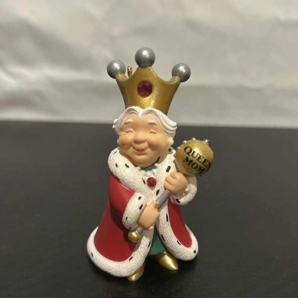2000 Hallmark Queen Mom Keepsake Hanging Royal Christmas Tree‎ Ornament Retired